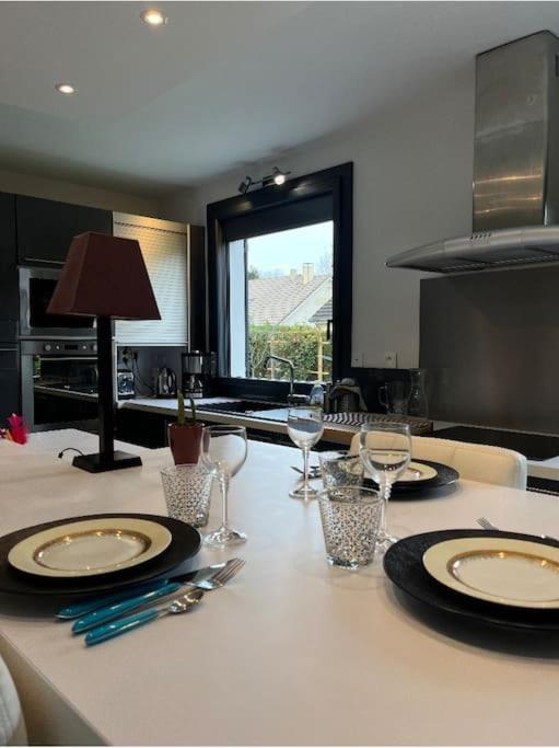 Belle Maison Familiale Avec Parking Epron